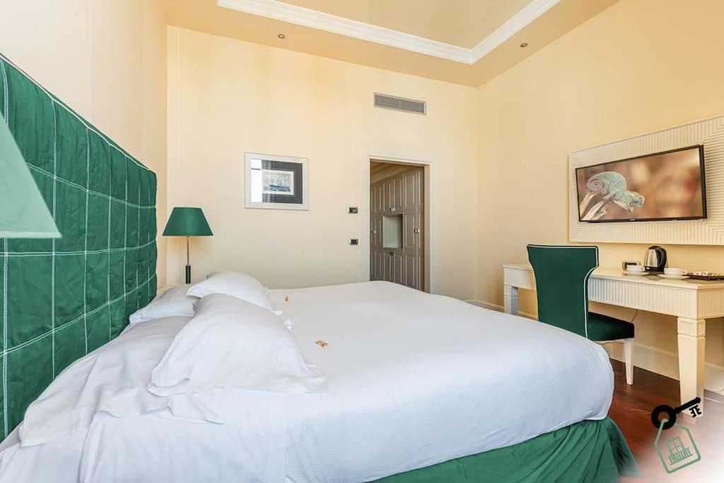 Hotel Rooms ลีวอร์โน ภายนอก รูปภาพ