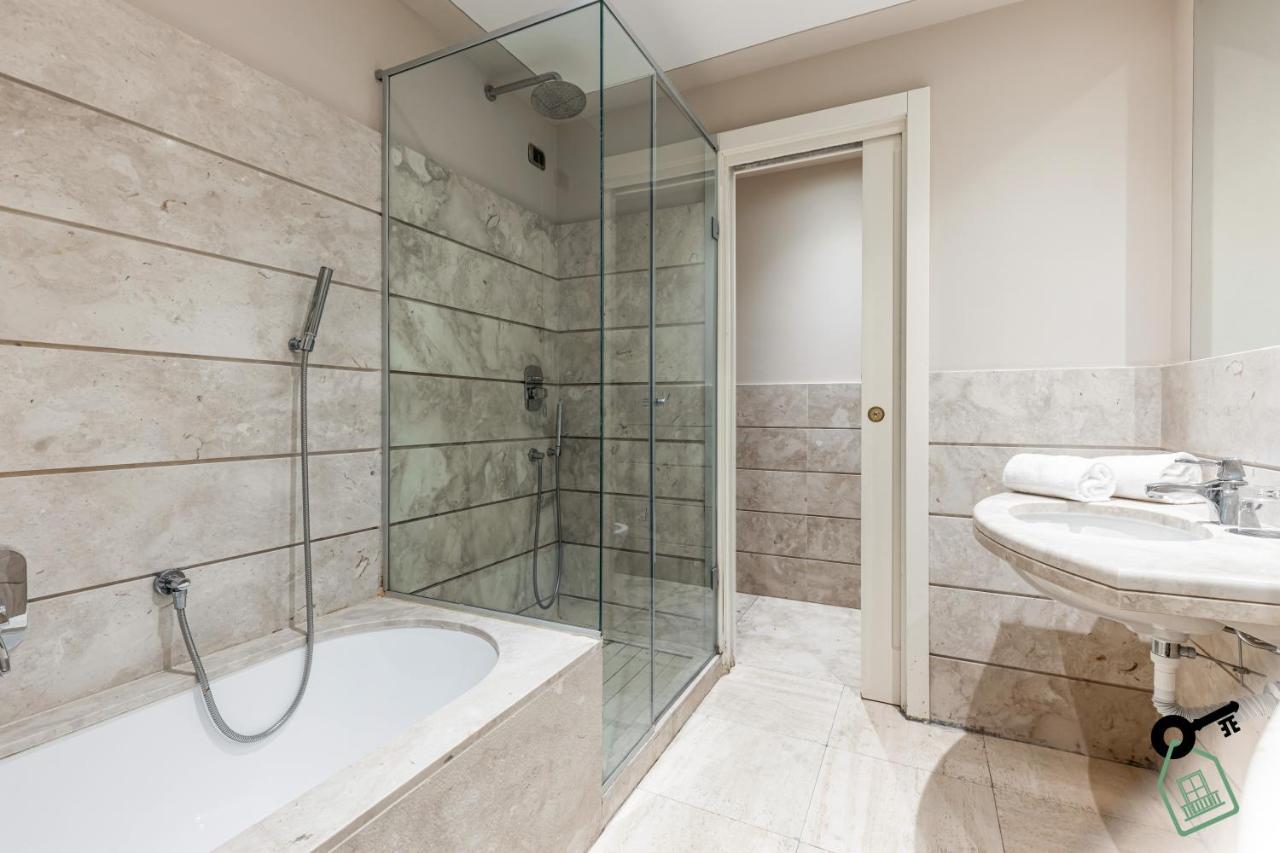 Hotel Rooms ลีวอร์โน ภายนอก รูปภาพ