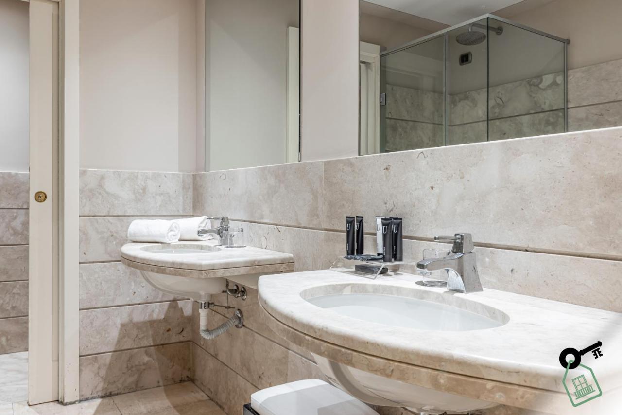 Hotel Rooms ลีวอร์โน ภายนอก รูปภาพ