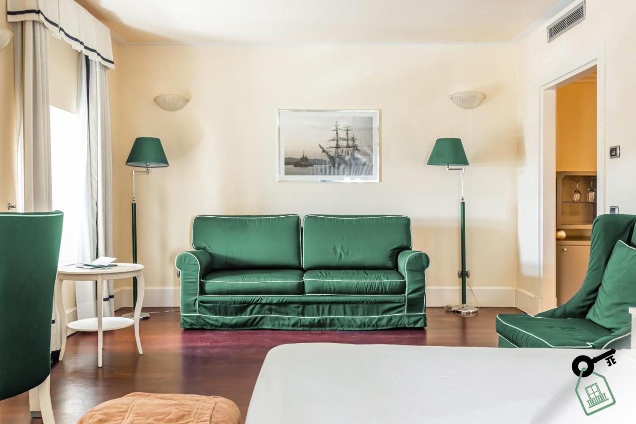 Hotel Rooms ลีวอร์โน ภายนอก รูปภาพ