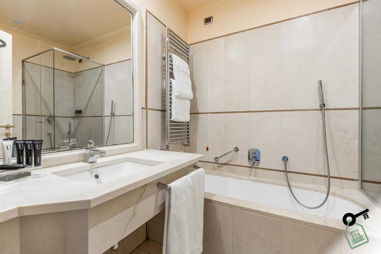 Hotel Rooms ลีวอร์โน ภายนอก รูปภาพ